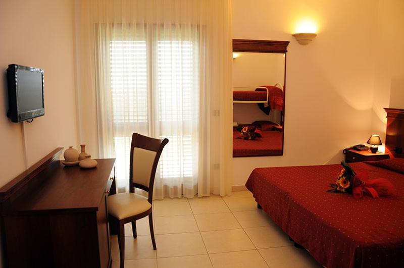 Agri Hotel Conte Salentino Sant Isidoro  Zewnętrze zdjęcie