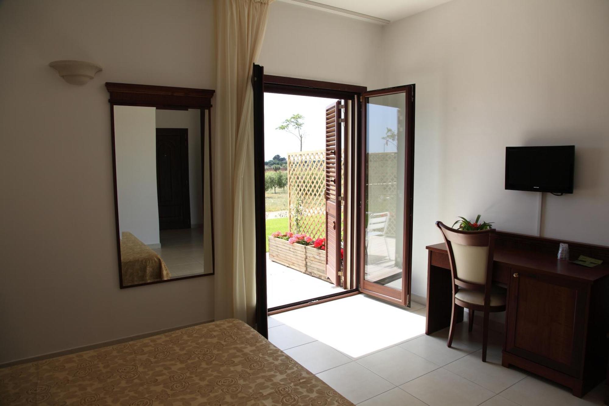 Agri Hotel Conte Salentino Sant Isidoro  Zewnętrze zdjęcie