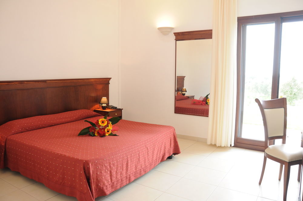 Agri Hotel Conte Salentino Sant Isidoro  Zewnętrze zdjęcie